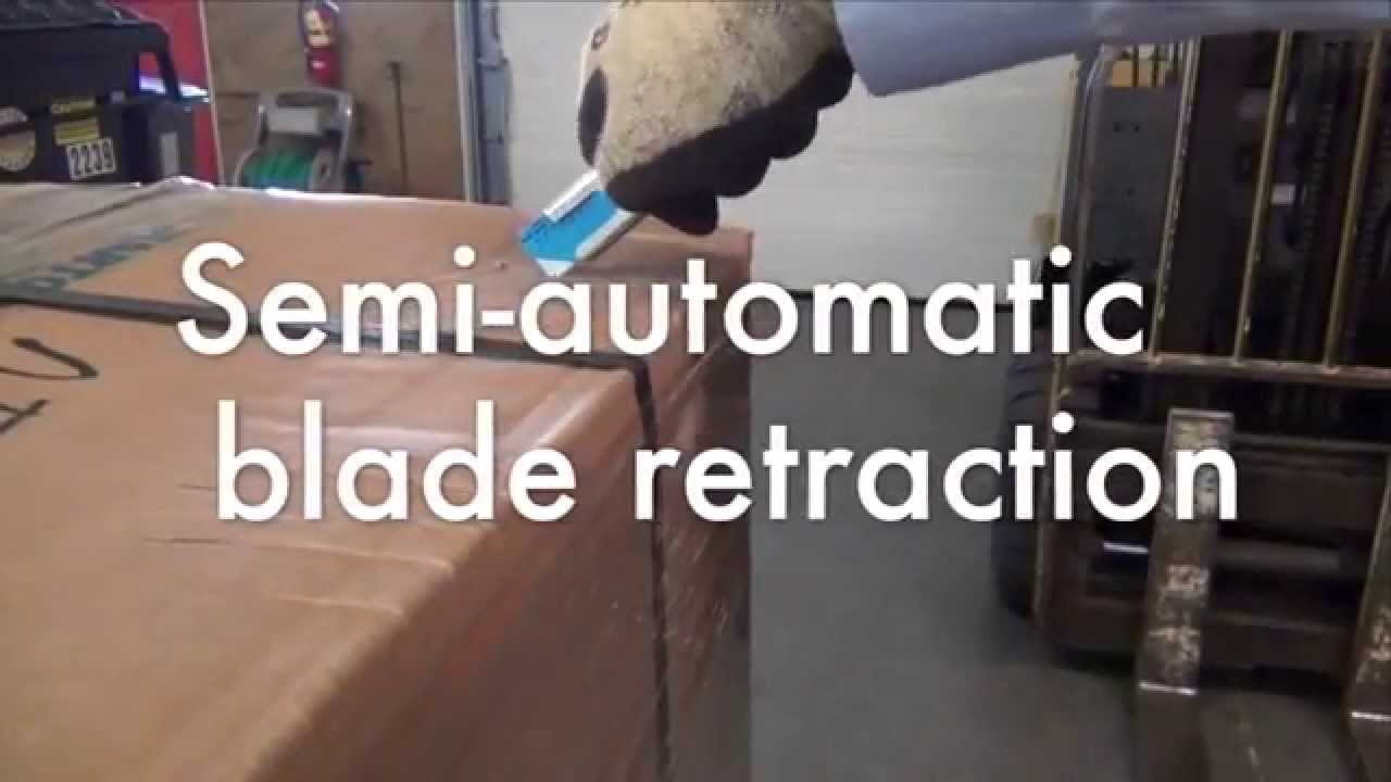 Martor USA Secunorm Handy semi-automatic retracting knife [no audio]