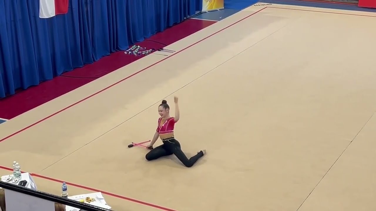 MČR seniorek 2025 - Nikola Novakova - clubs - all around - score 26,950 - czech champion 🥇