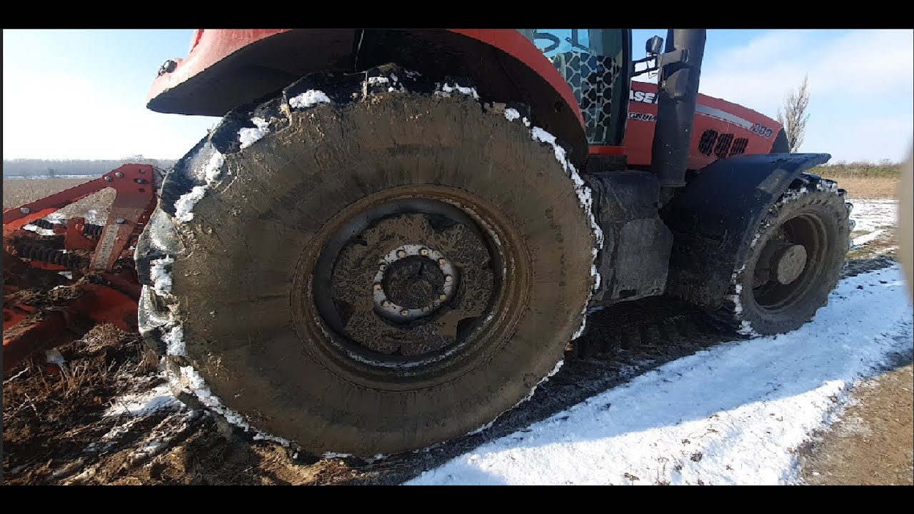 blestemul terenului indepartat :)  case ih magnum 280 + mass vibro 4