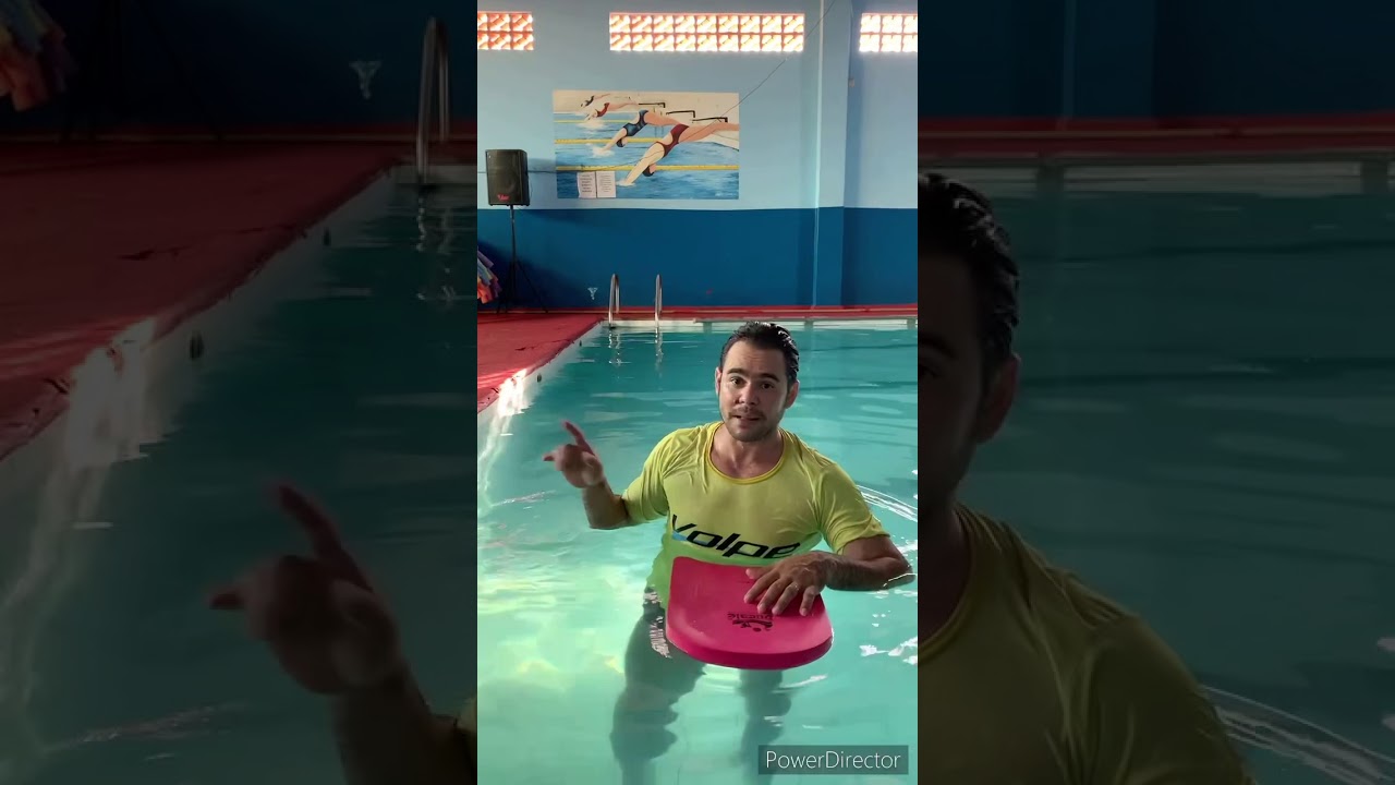 2• Aula de Hidroginástica. Variações de Exercícios com Prancha.