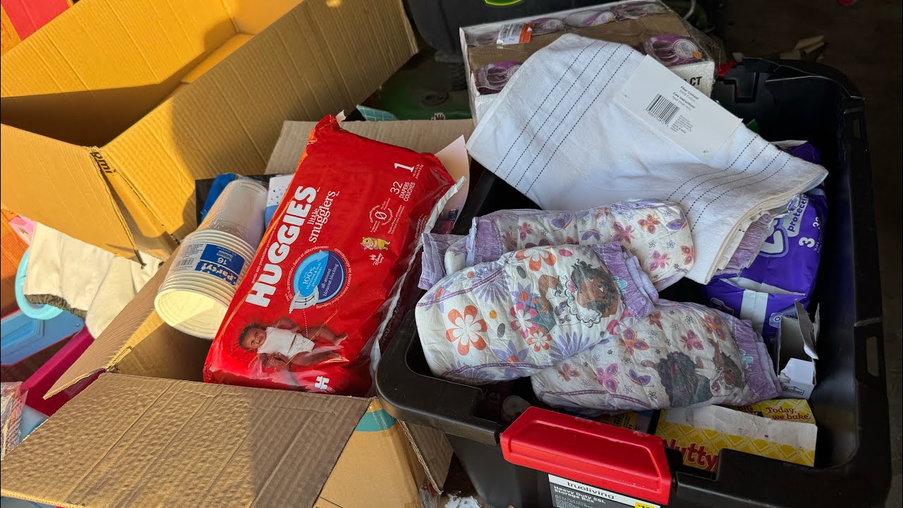 DUMPSTER DIVING/DALAWANG BOX NAKUHA NAMIN MALAKING TIPID NA ITO #dumpsterdiving #mabethslotsvlog 