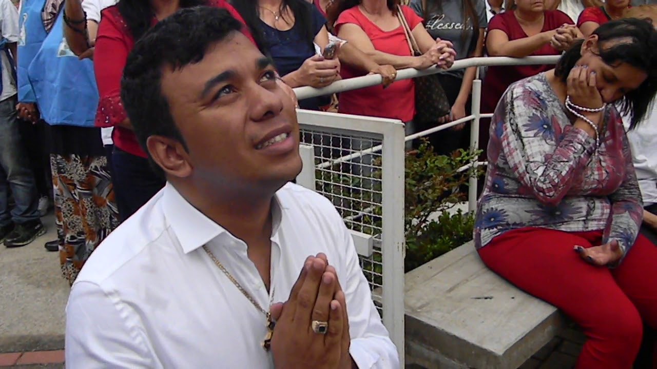 Apari&ccedil;&atilde;o de Nossa Senhora em Aruj&aacute;-SP Anderson Freitas
