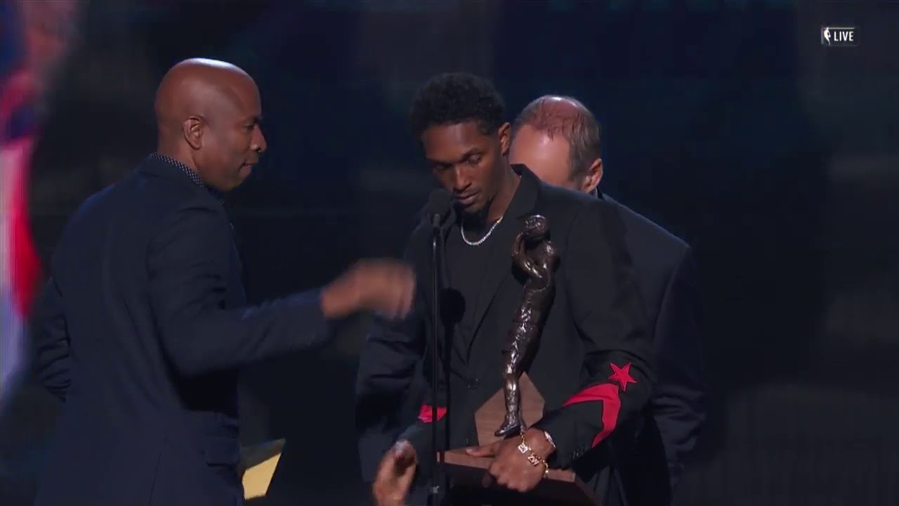 Lou Williams Wins 17'-18' NBA Sixth Man Of The Year