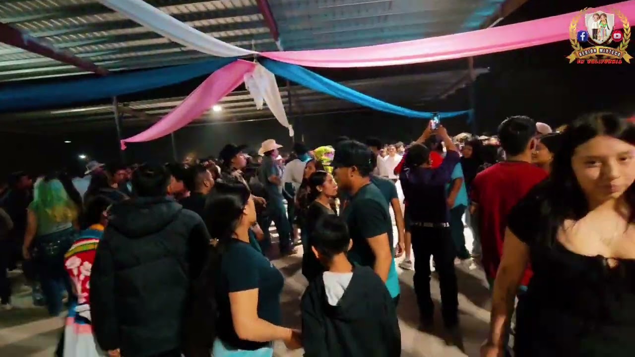 HuapasChilenas /Grupo Sin Control (En Vivo) Bekersfield California.