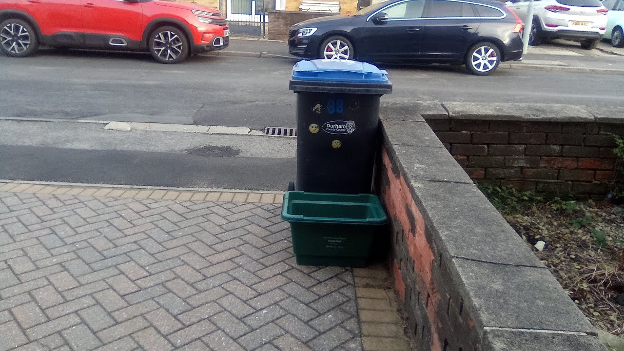 Putting the blue bin out Monday 29.12.25
