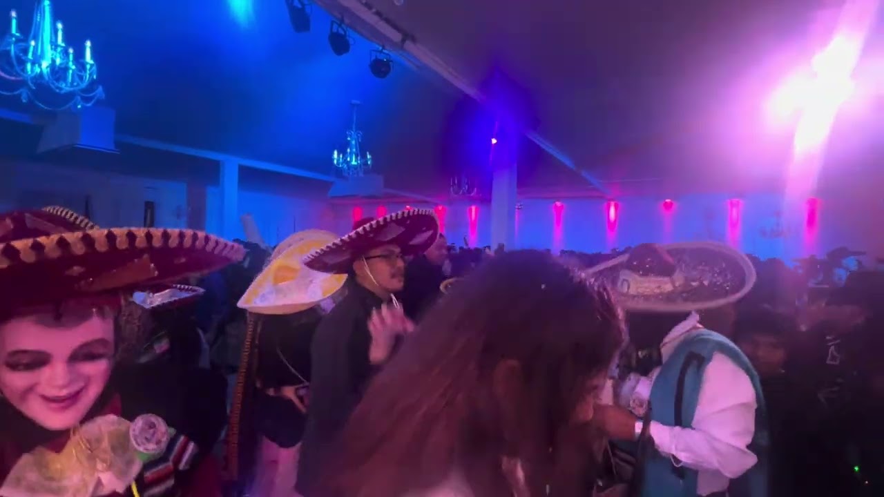 Negros de silacayoapam en vista california con galaxia de sila en carnaval 2026