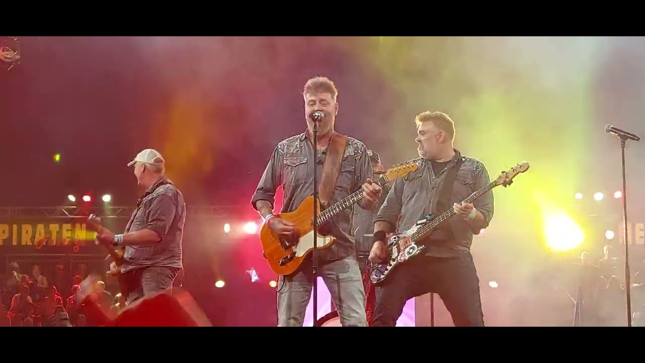 @MooiWark op het Mega Piraten Festijn 2024 in Borger - Idioot