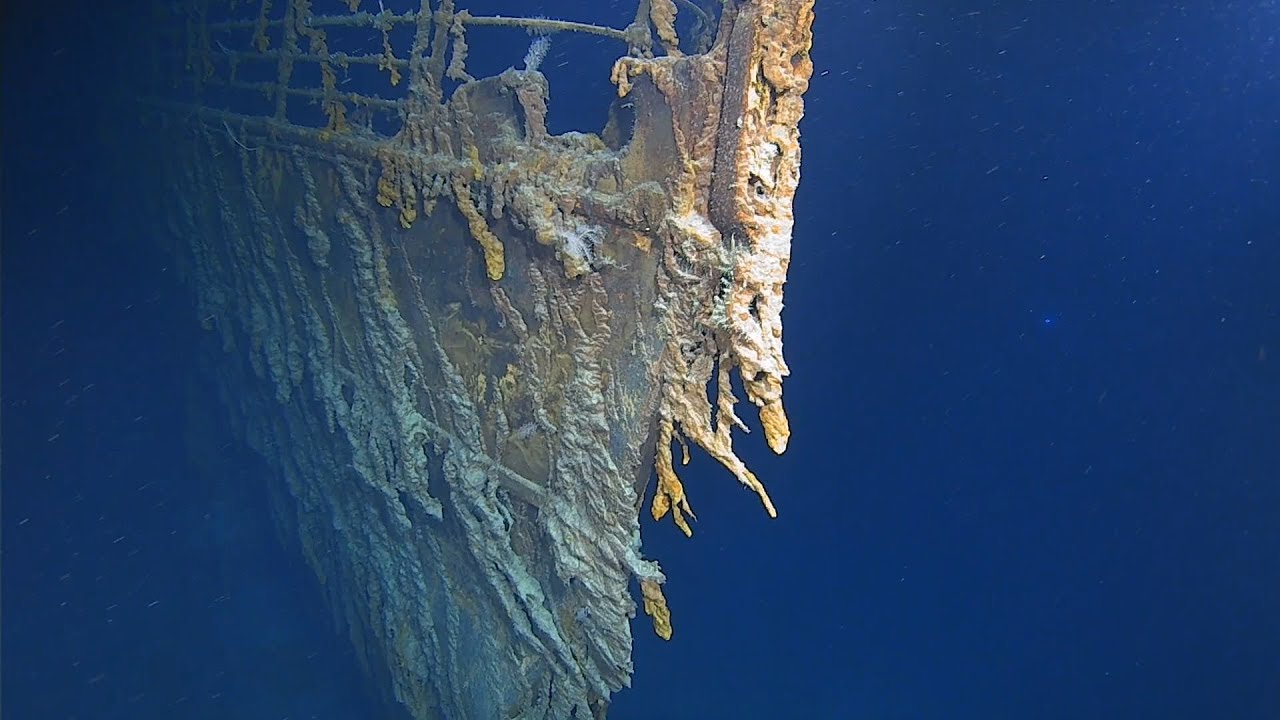 Manned Submersible Dives to the Titanic