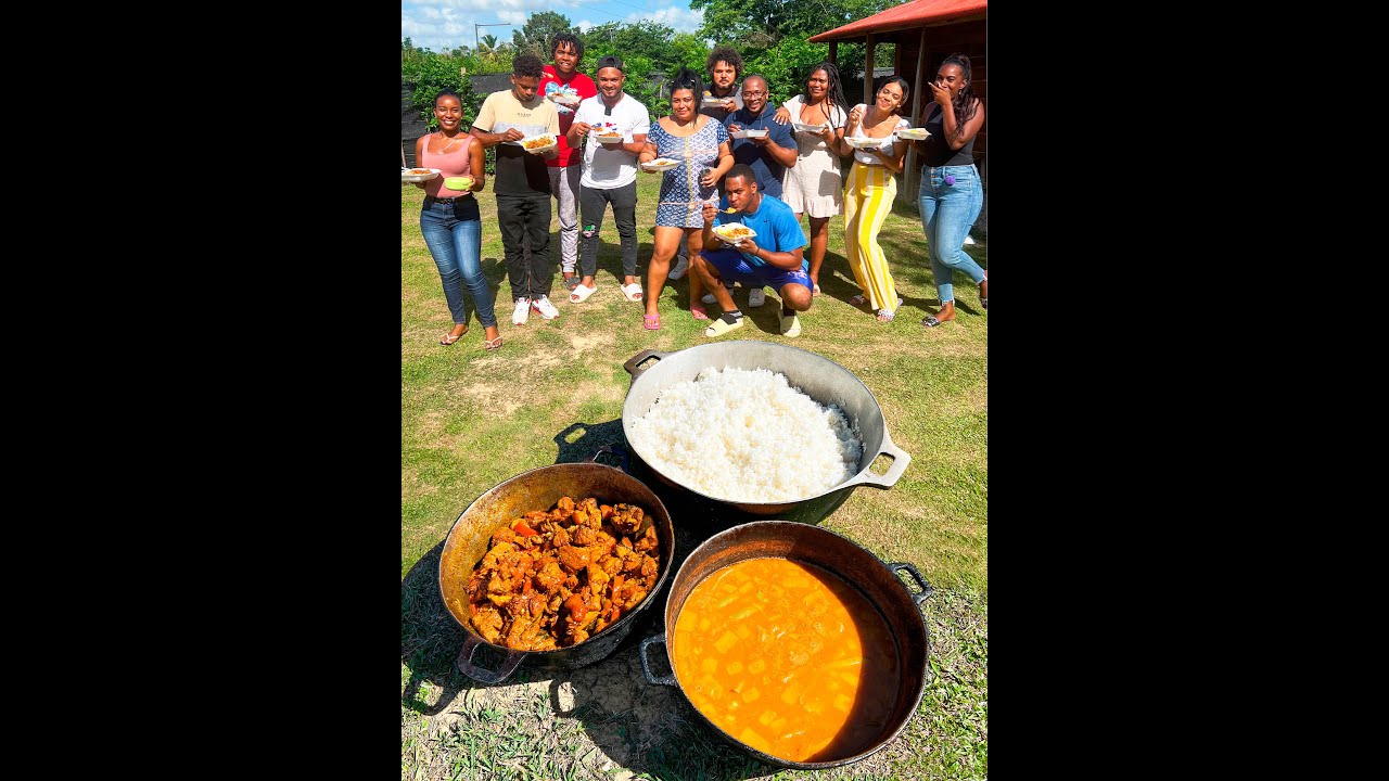 Familia de creadores de contenido, felices por su rica comida criolla hecha en leña ♥