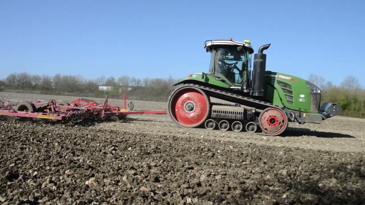 Crawler power with Fendt MT-1165 & Vaderstad NZ Aggressive Cultivator