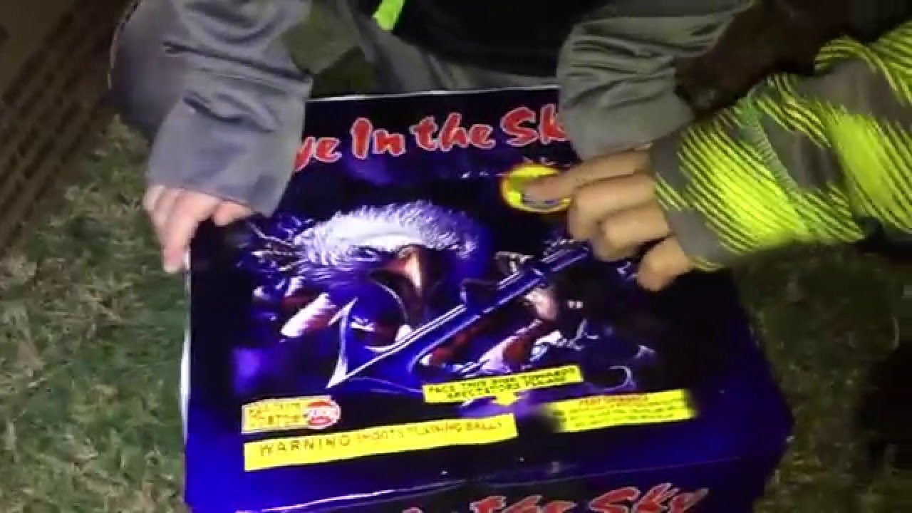 Eye In The Sky 500 Gram Cake Fireworks Demo World Class Fireworks New Years Eve 2016