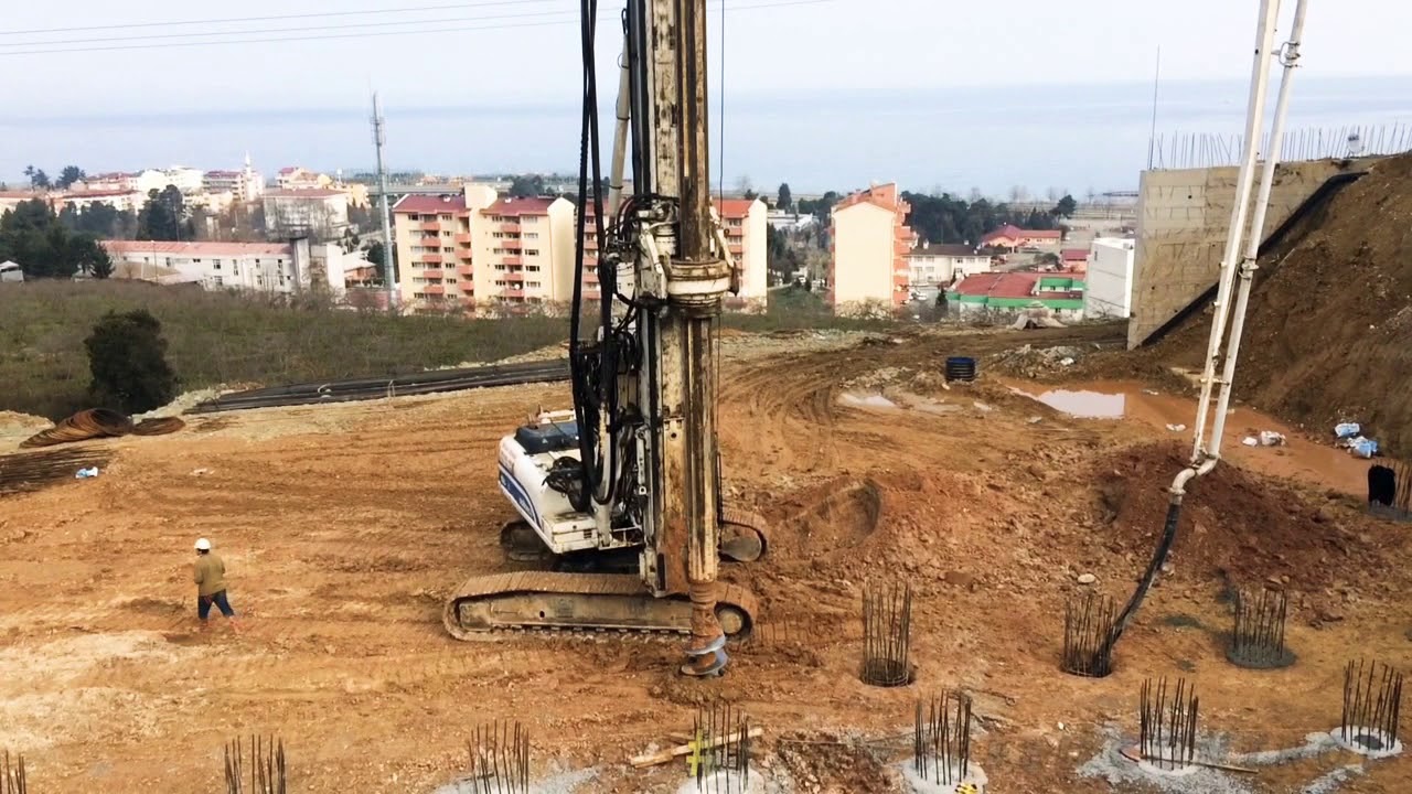 FORE KAZIK UYGULAMASI - ZEMİN DELİMİ VE DONATI YERLEŞTİRİLMESİ (15m)