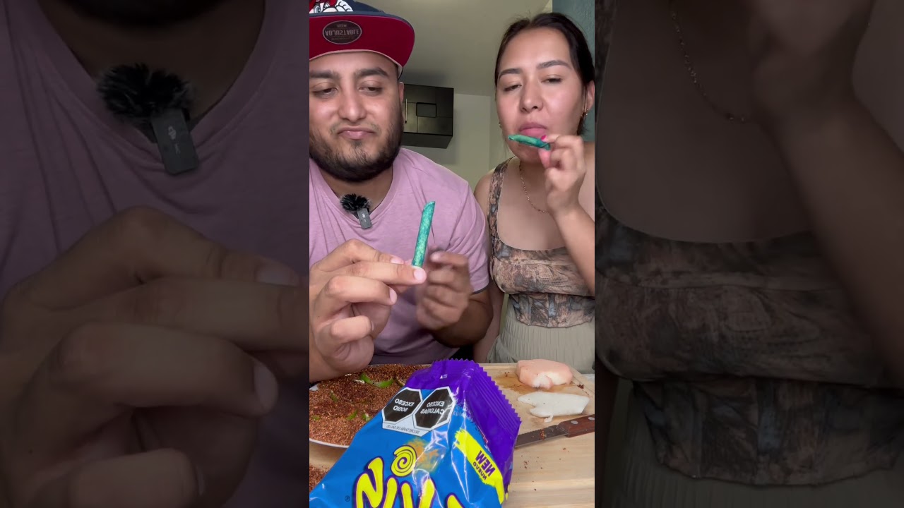 Takis fuego Mexico vs USA cual pica m&aacute;s? #algotranqui #mukbang #comida #humor #mexicansnacks