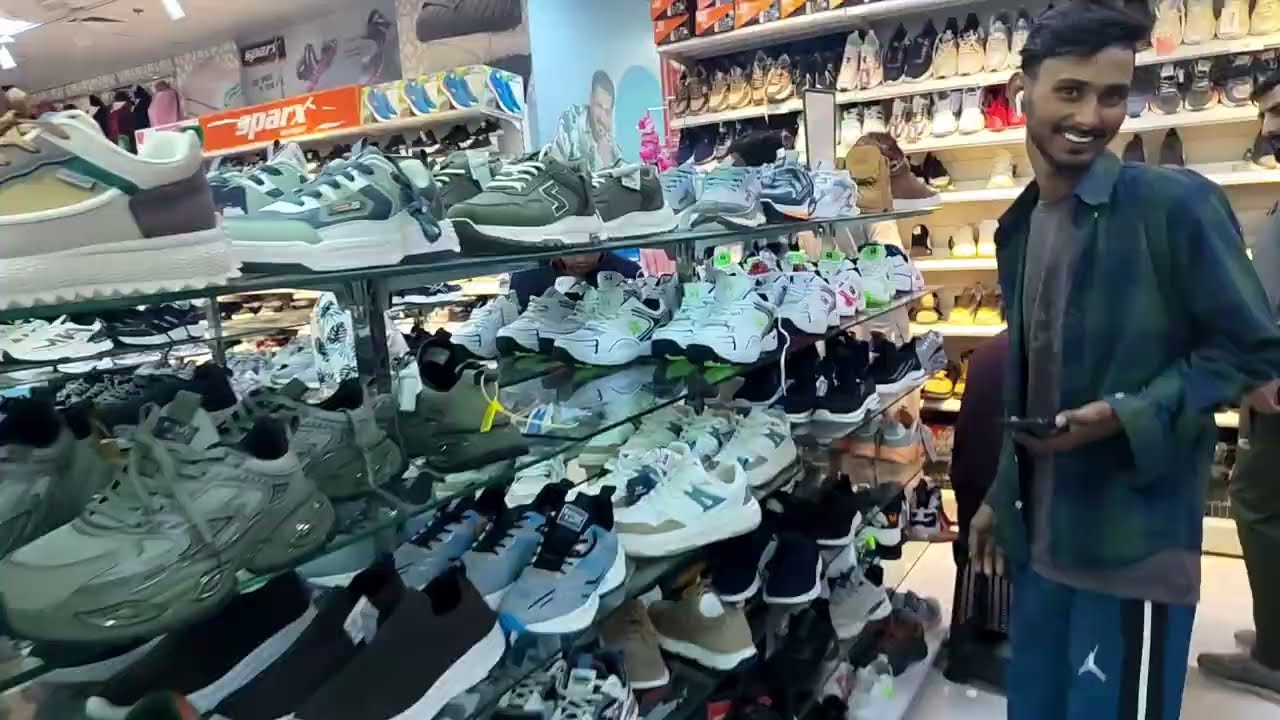 my new vlog 😂😂#uae #shortvideos #dubai #funny #comedy #funnyshorts #youtubevideo  #youtube #viral