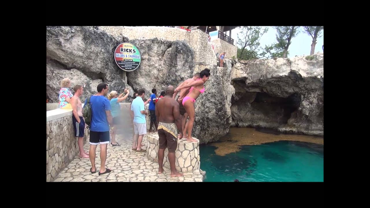 4 Minutes @ Ricks Cafe Negril Jamaica