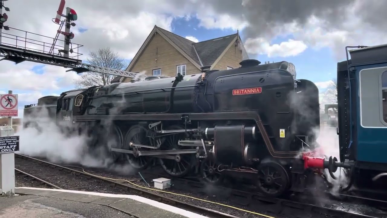 70000 Britannia leaving wansford plus wheel slip nene valley