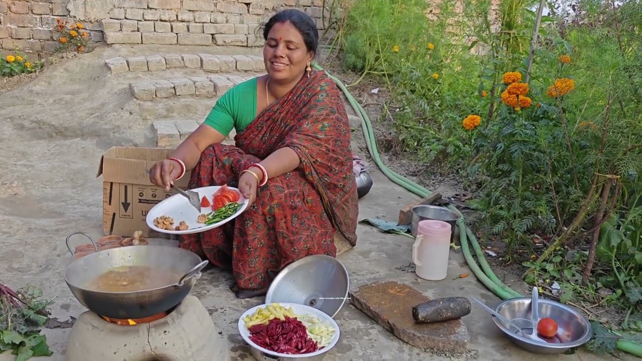 সীমা নিজের হাতে বানানো বড়ি দিয়ে আলুর ডাল রান্না করল -বাগান থেকে ওলকপি তুলে ভাজা 