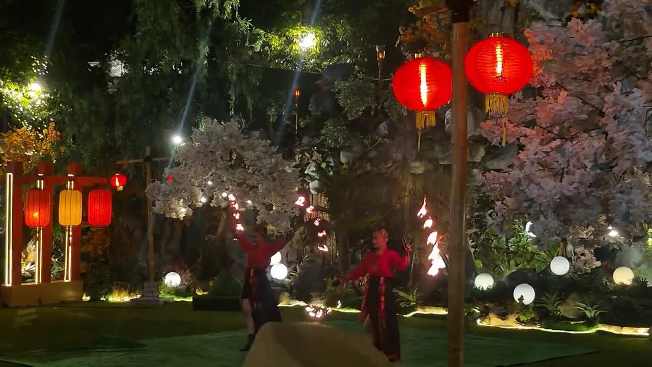 Chinese New Year Celebrations in Surabaya 🧧 | Fireworks & Fire Play l Pakuwwon City Mall Surabaya