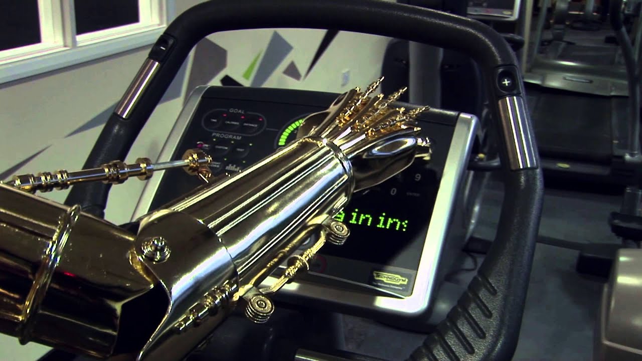 C-3PO and R2-D2 star in 'R2's Wish'