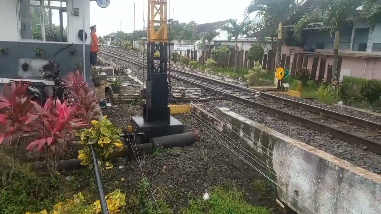 Rangkaian gado-gado!!!! Di KA LOGAWA hari ini