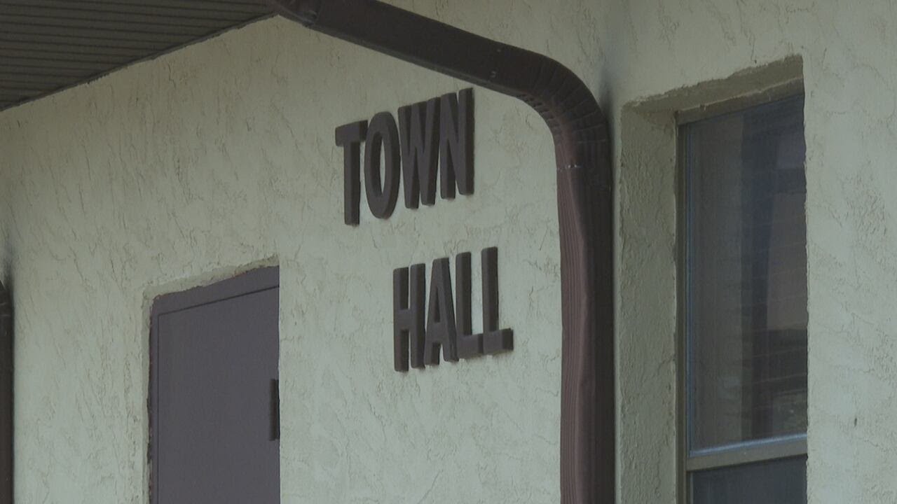 &ldquo;It&rsquo;s going to be tough&rdquo; : Fort White leaders address four resignations and controversy