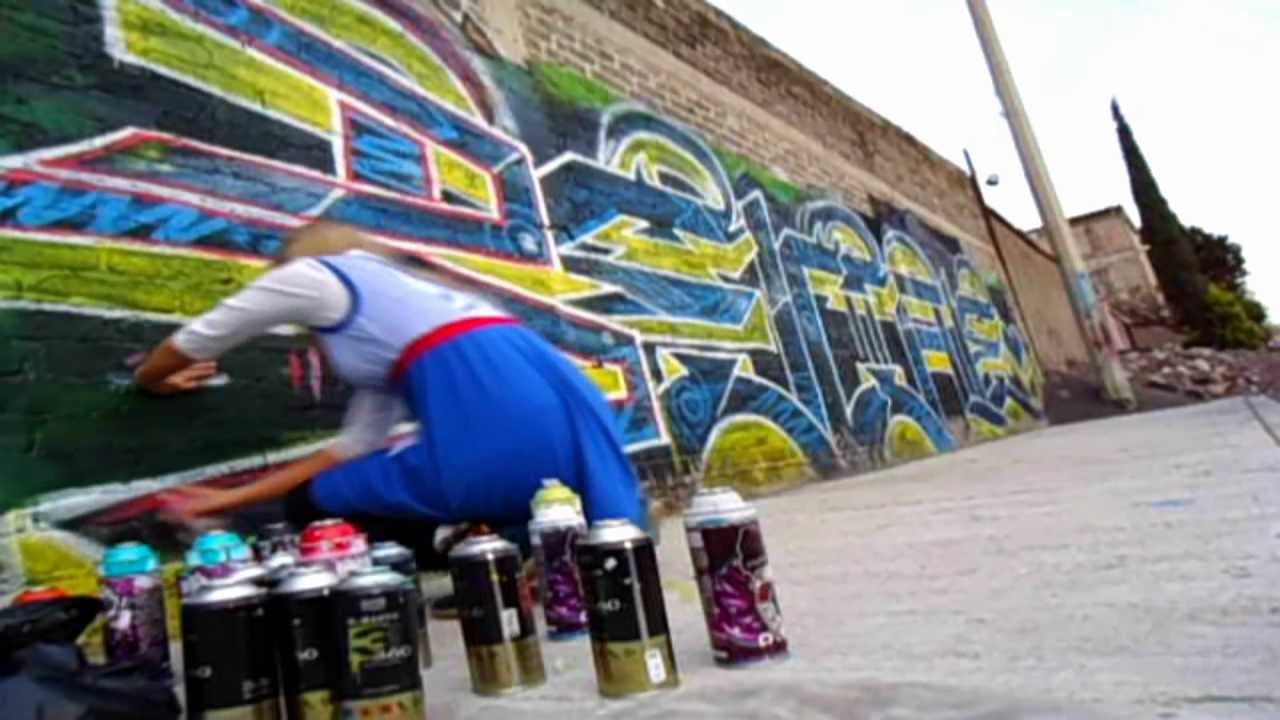 BELKA GIRL  GRAFFITI MEXICO.