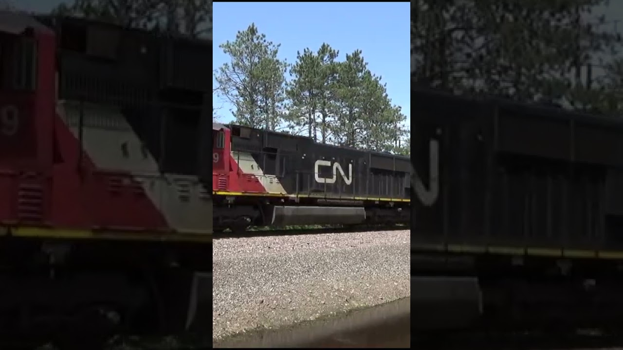 CN SD75I With a Single Crane... #shorts