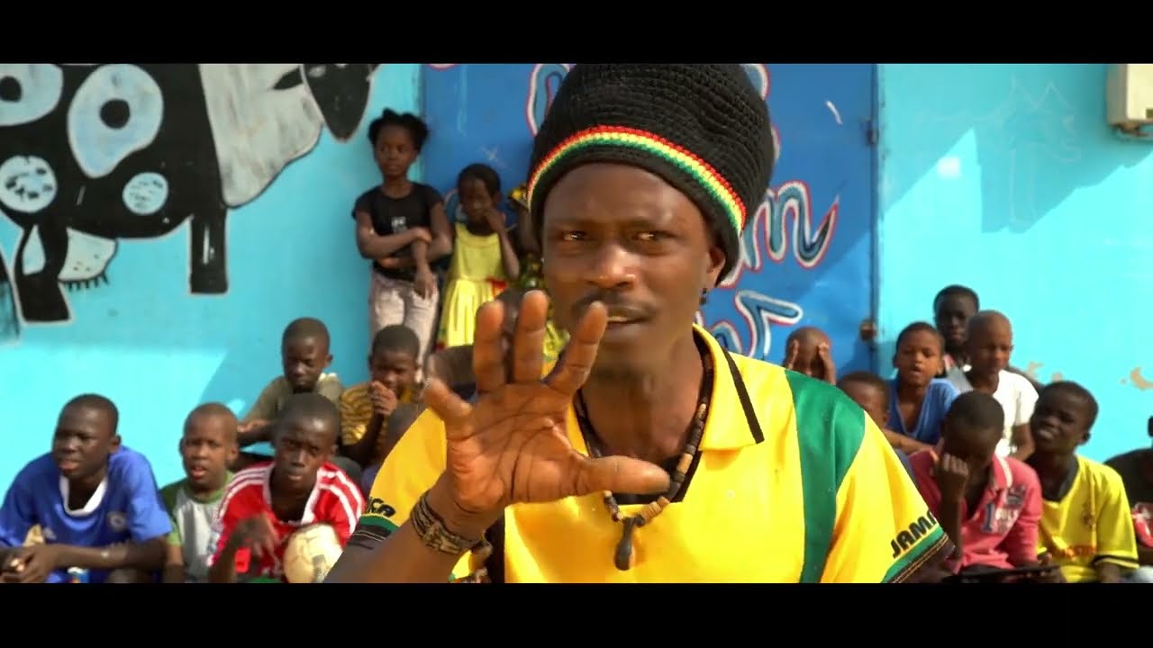Badou Boy Janten B  ( Official vidéo)