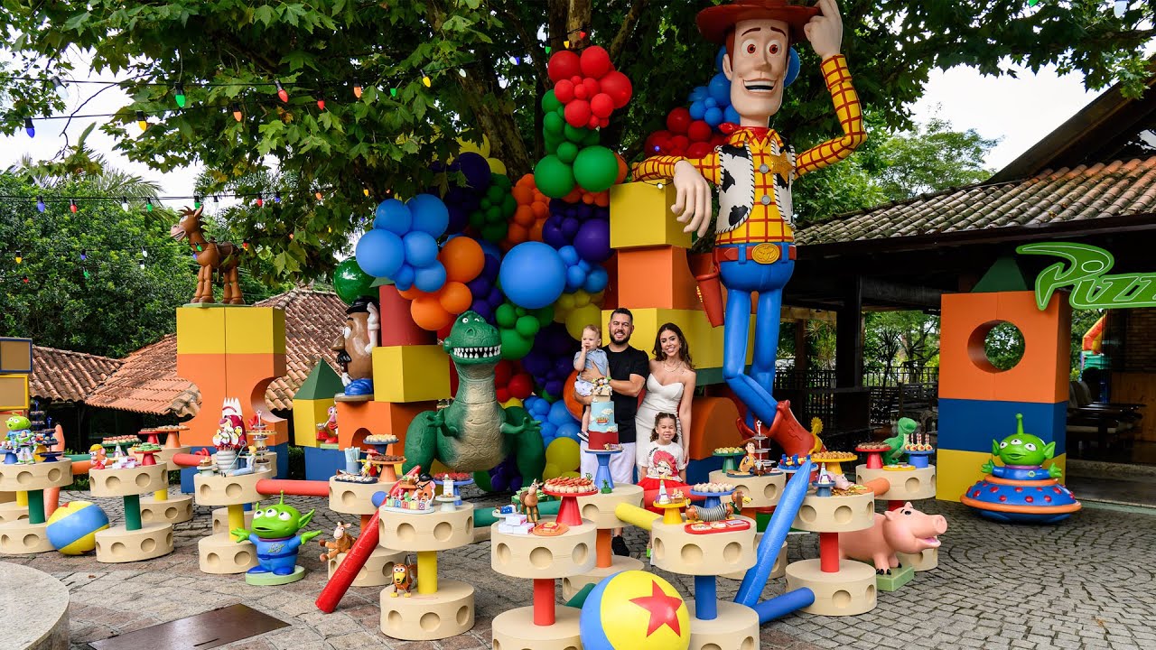 Festa infantil com tema Toy Story - 1 ano Bento no espaço Allegro em Curitiba