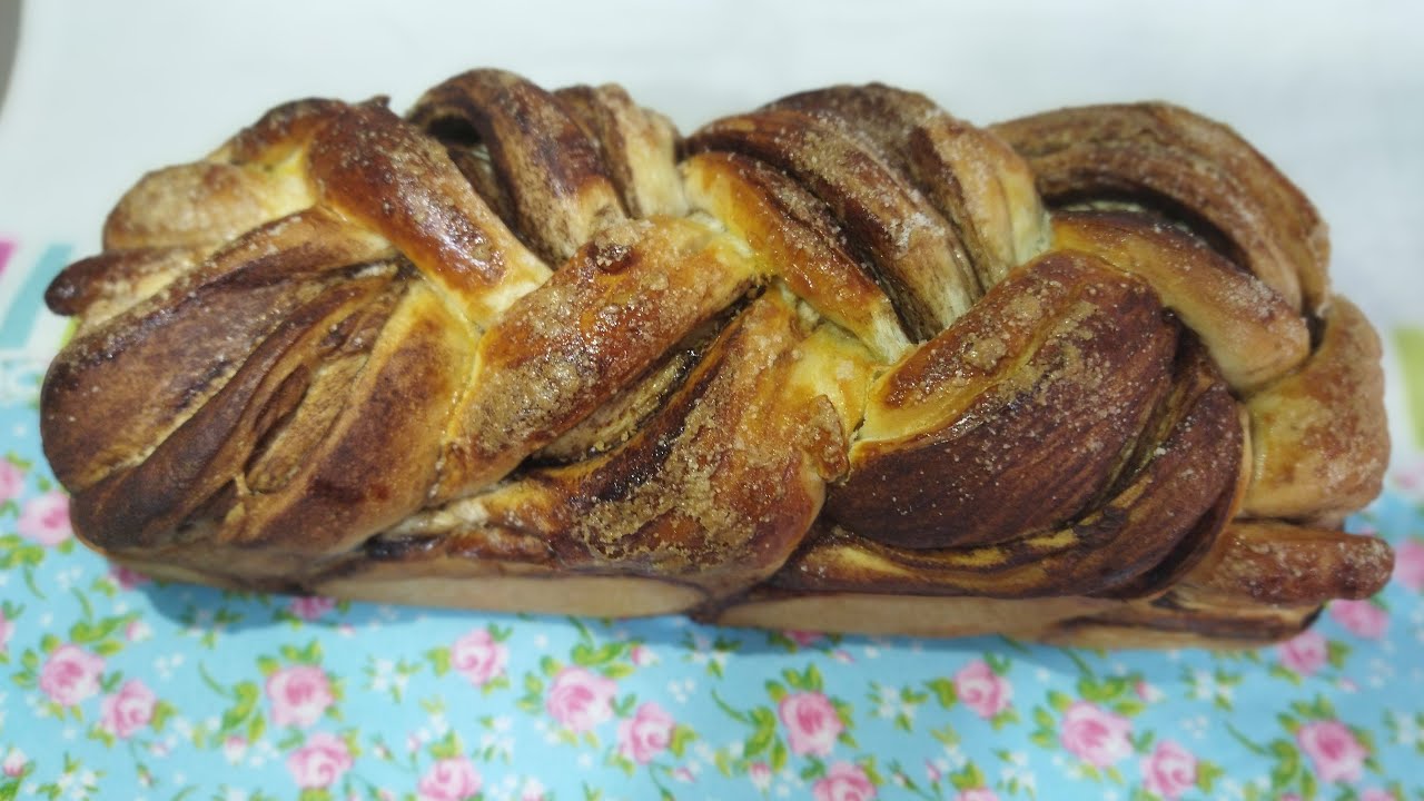 Trança de chocolate com fermentação natural.