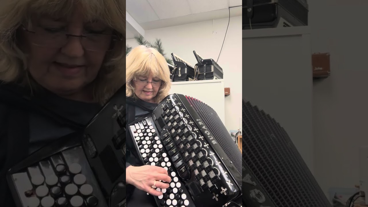 Bugari 120 Bass Button Accordion Demo