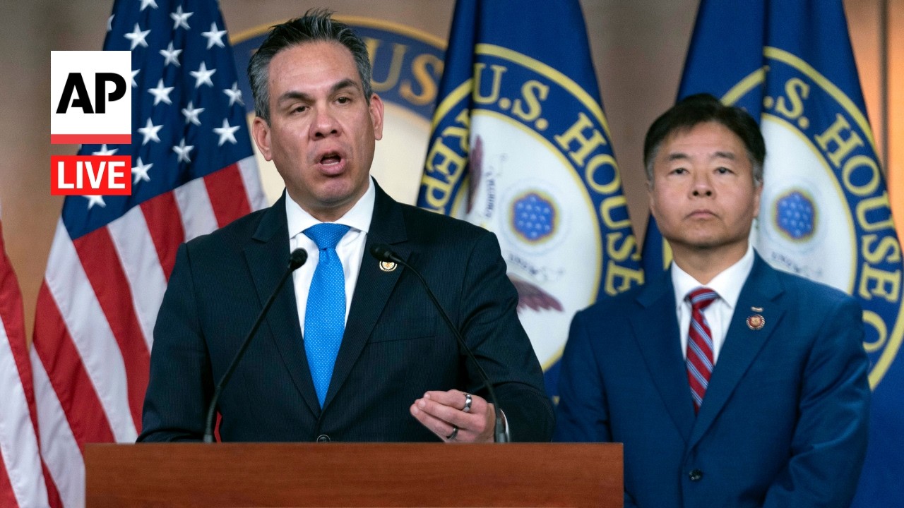 LIVE: House Democrats hold a press conference