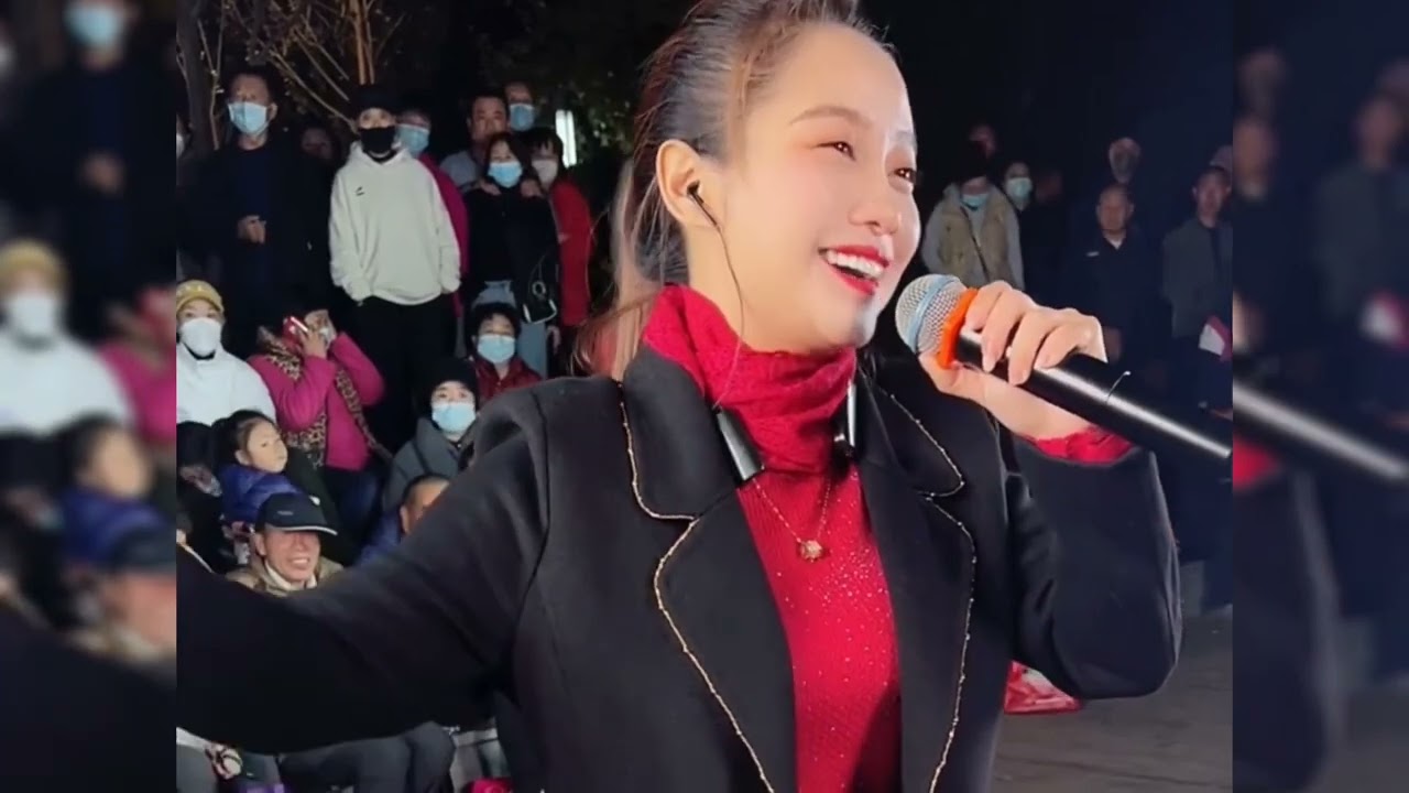 一首《想你的时候问月亮》深情入心，令人陶醉，真好听！街头女孩唱