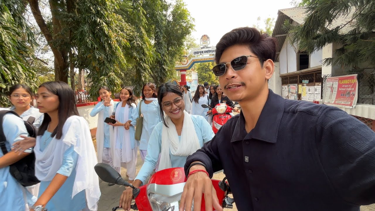 অতি সোনকালে তাইৰ লগত Scooty Rideত যাম ☺️ | Tezpur Collegeত অলপ Propose Prank কৰিলো 😊