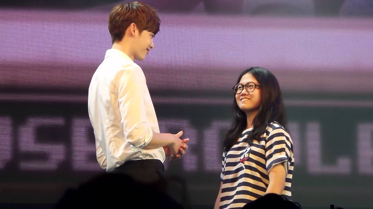 [141101] Lee Jongsuk Fanmeeting in Thailand : LuckyFan ถ่ายรูปโพลารอยด์ 5 วินาที