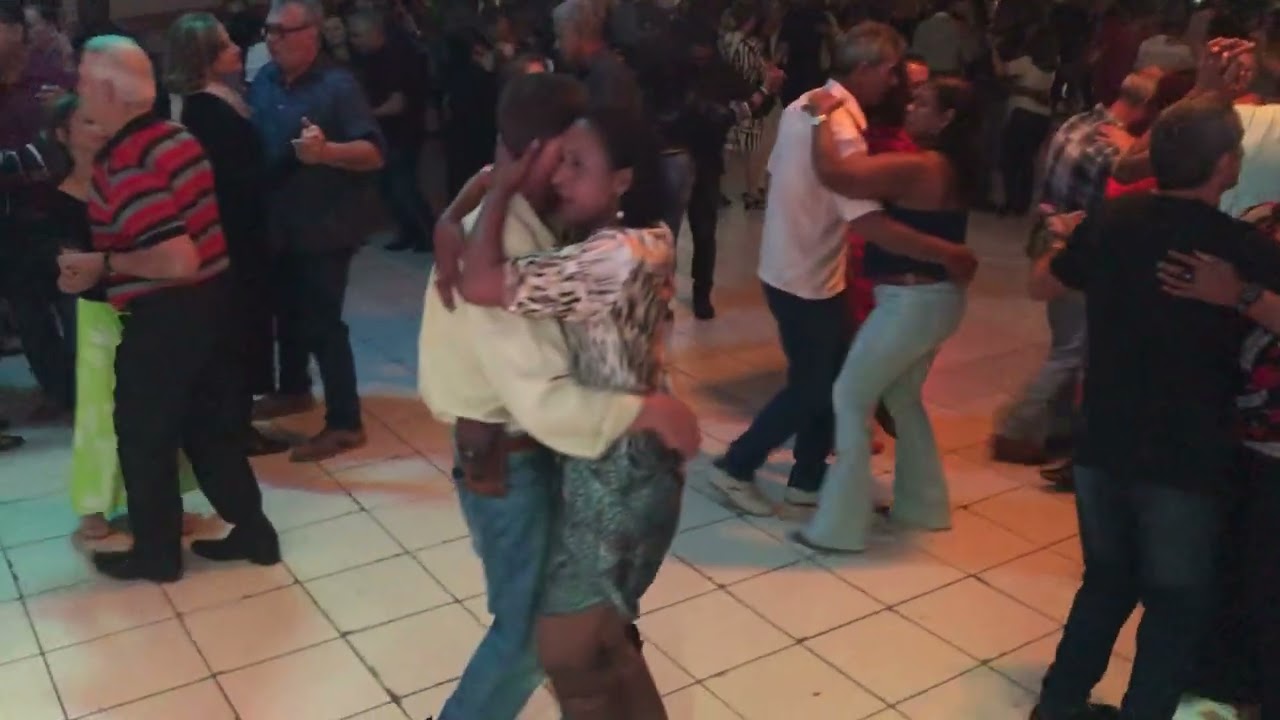 Baile beneficente no clube Viva Vida 06/09/23