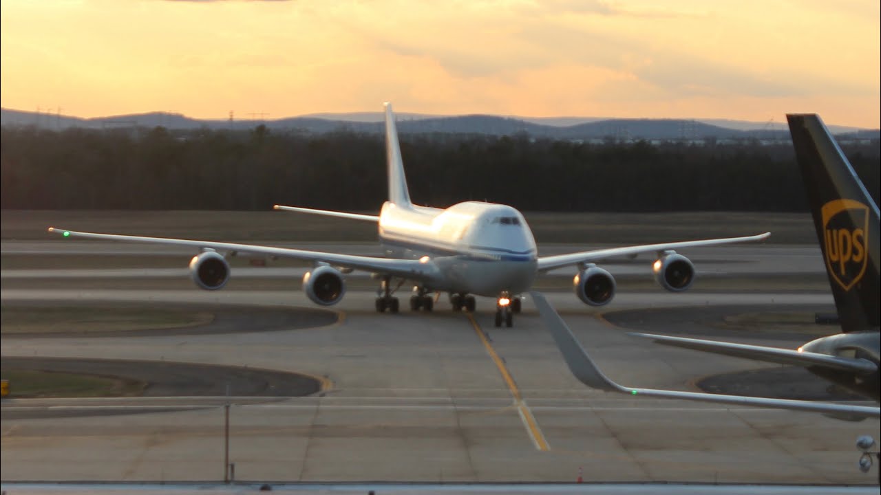 12 Minutes Of Dulles Planespotting | KIAD | Wait To The End For A Suprise!