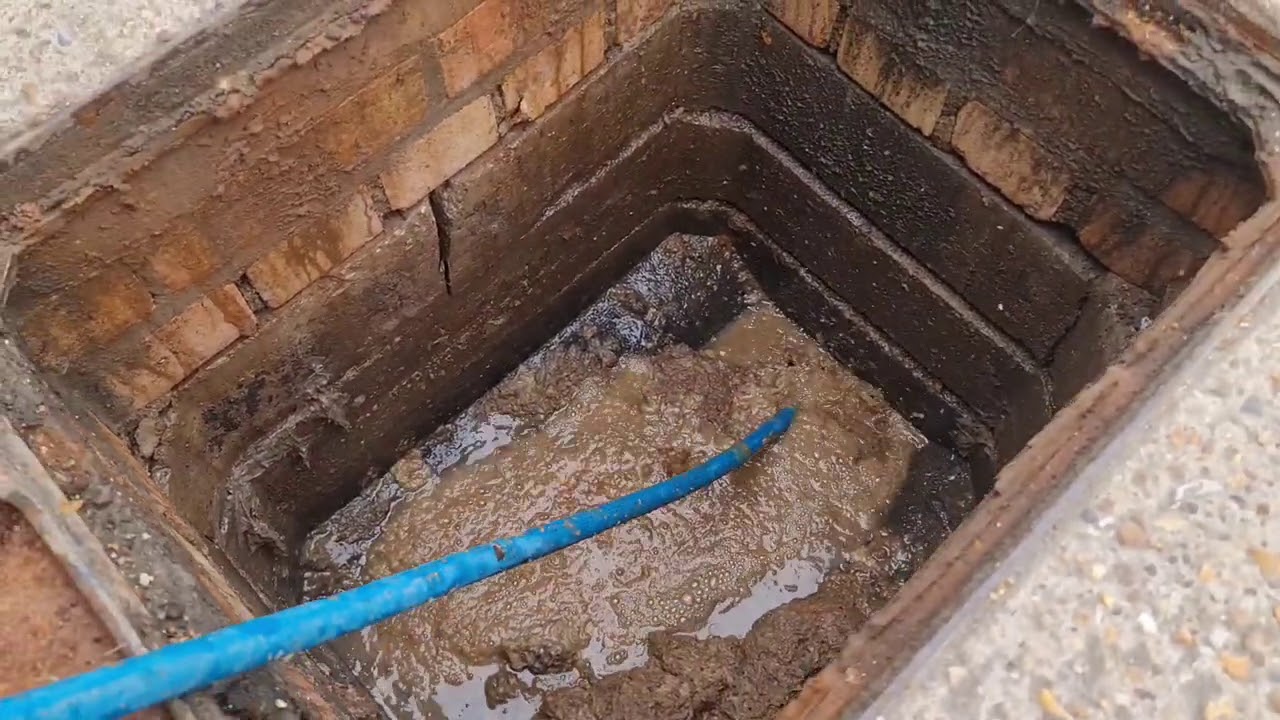 OATMEAL Blocked drain Jetting - Blocked Drain jetted in Cambridge ( Drain Rat #9 )