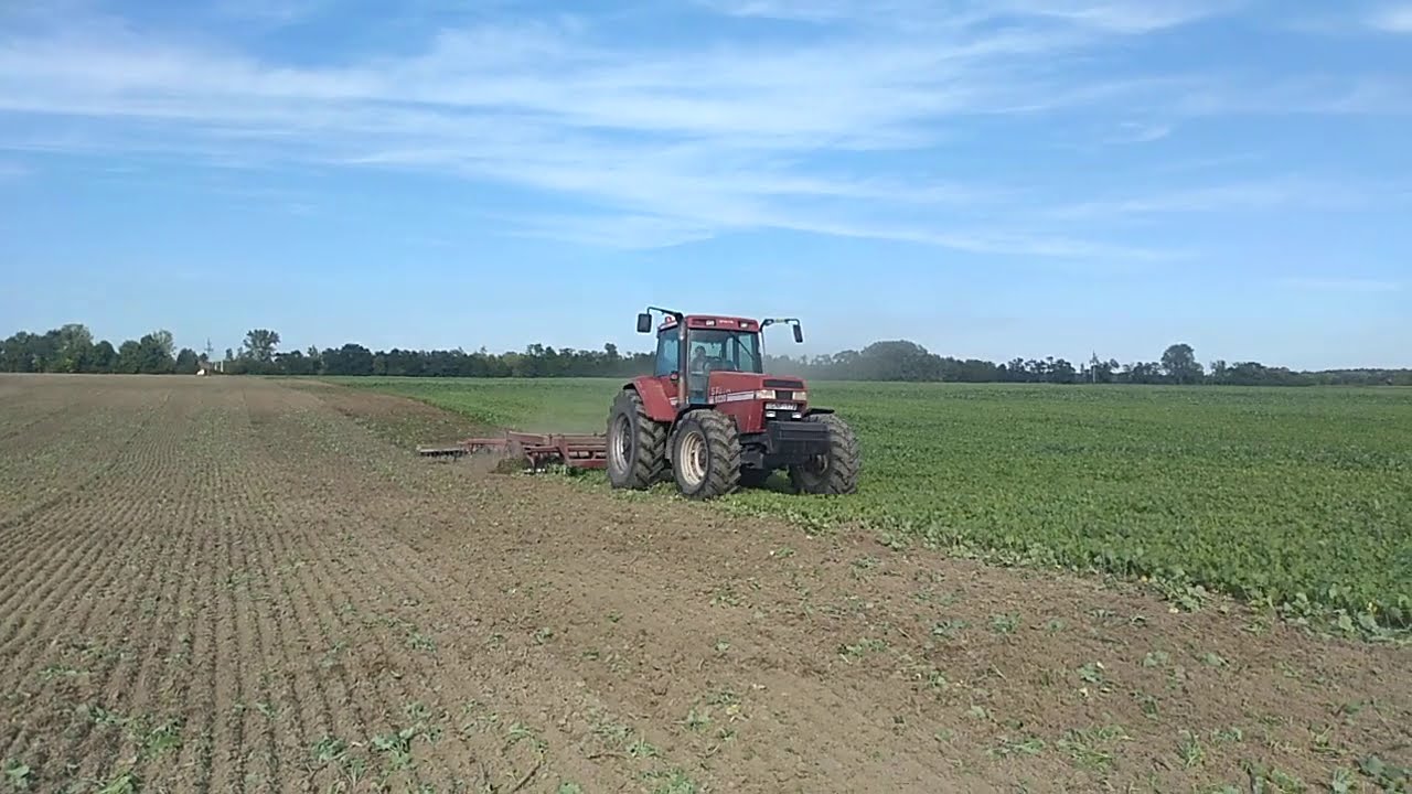 T&aacute;rcs&aacute;z&aacute;s 2020.[Steyr 9220 & IH 10-490]