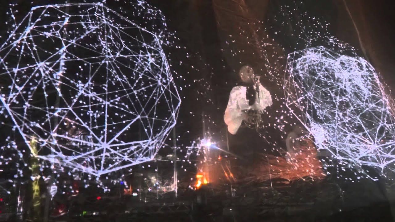 Tokio Hotel - Invaded (London, 6 march)