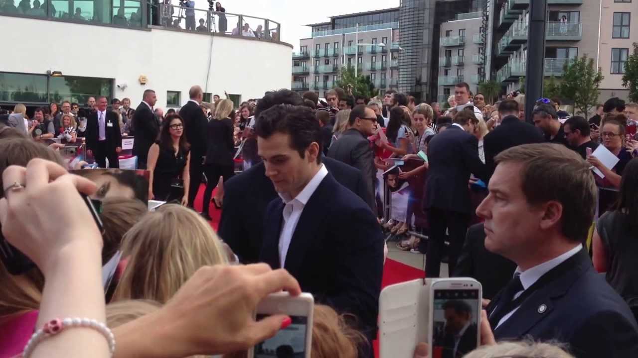 Henry Cavill visits Jersey with Rusell Crowe and Amy Adams as tag alongs...