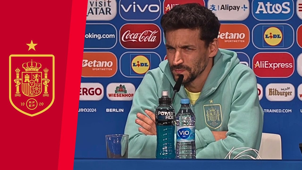 SELECCIÓN | La rueda de prensa de LUIS DE LA FUENTE y JESÚS NAVAS previa a la final ante INGLATERRA