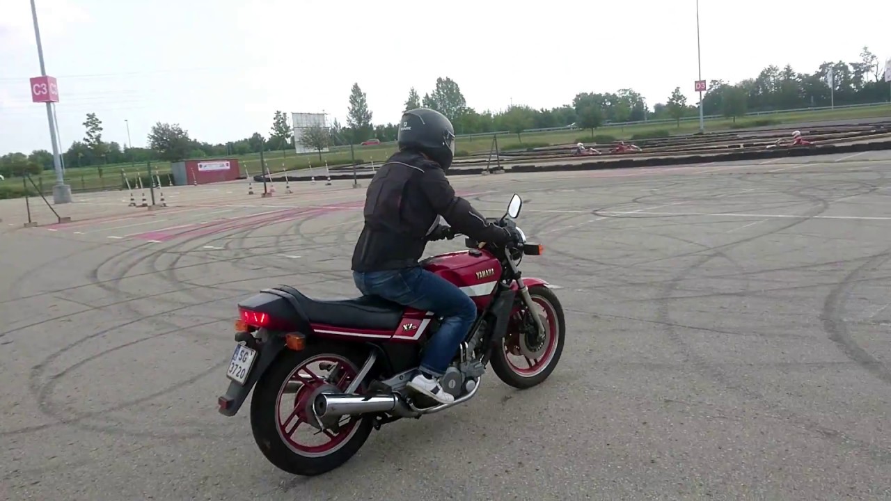 Yamaha XZ 550 - Practice run