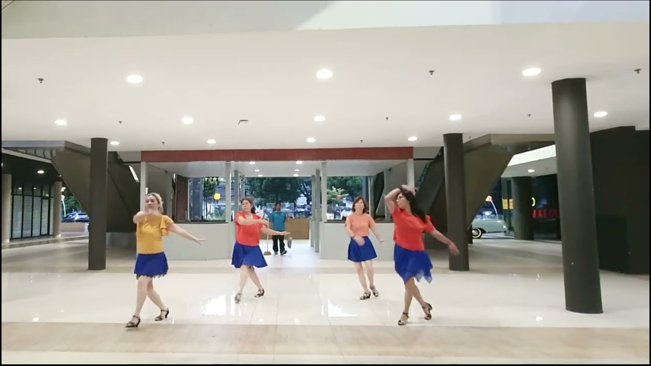 It's a Waltz - Line Dance, Choreographerd: Paula  Jayne Ogilvie (AUS),Demo by Barbie Dance 