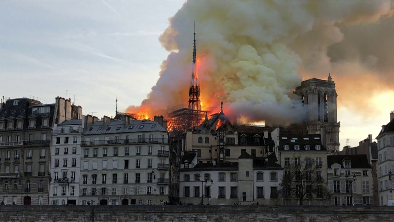 Footage shows early stages of the Notre Dame cathedral fire