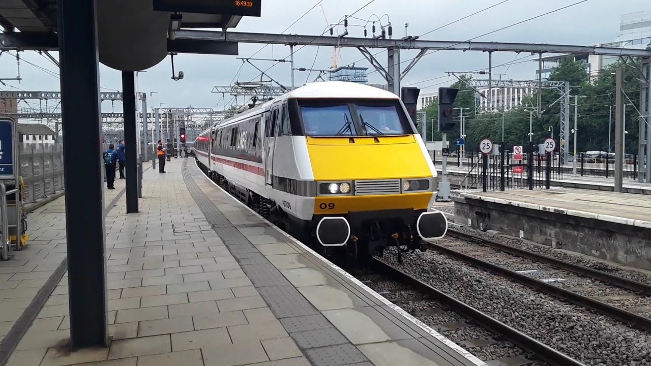 Trains at: Leeds, ECML, 08/07/23