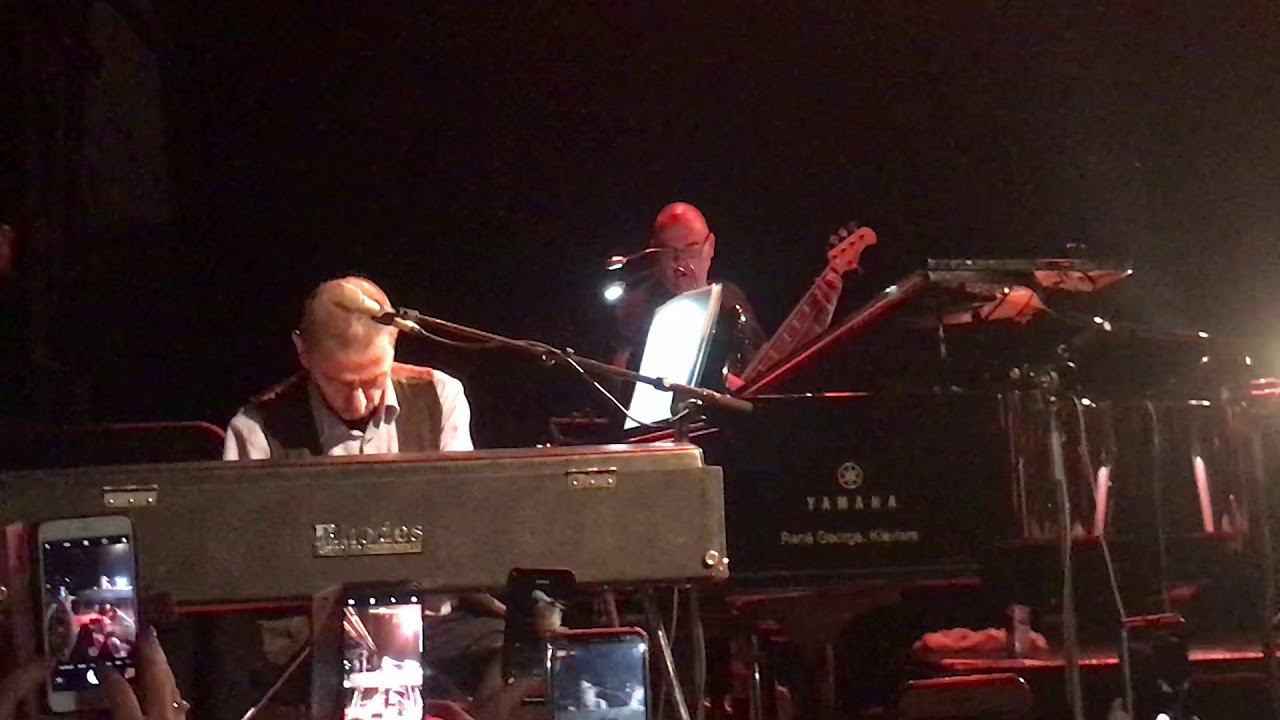 Ma Tfil (ما تفل) - Ziad Rahbani (زياد الرحباني ) live in Berlin (حفلة برلين)