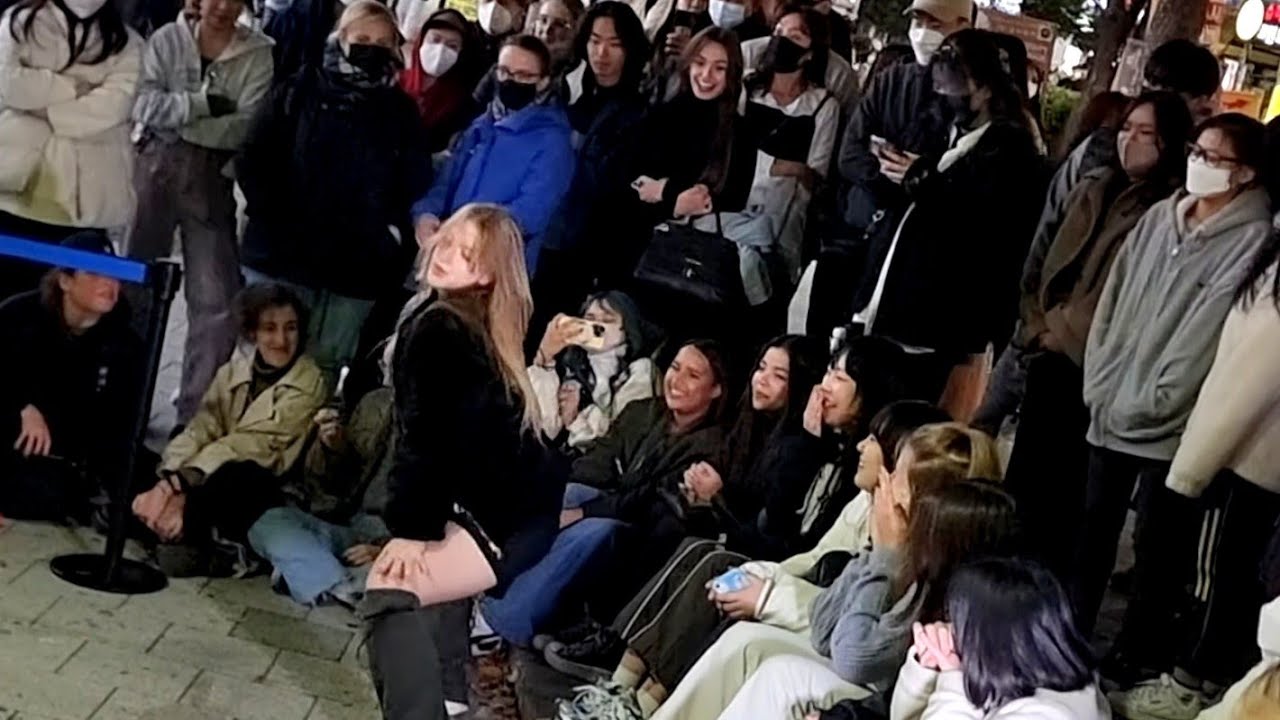 MONDAY. BLACK MIST: LIA. WITH HARANG. FASCINATING INTERACTIVE. HONGDAE BUSKING.