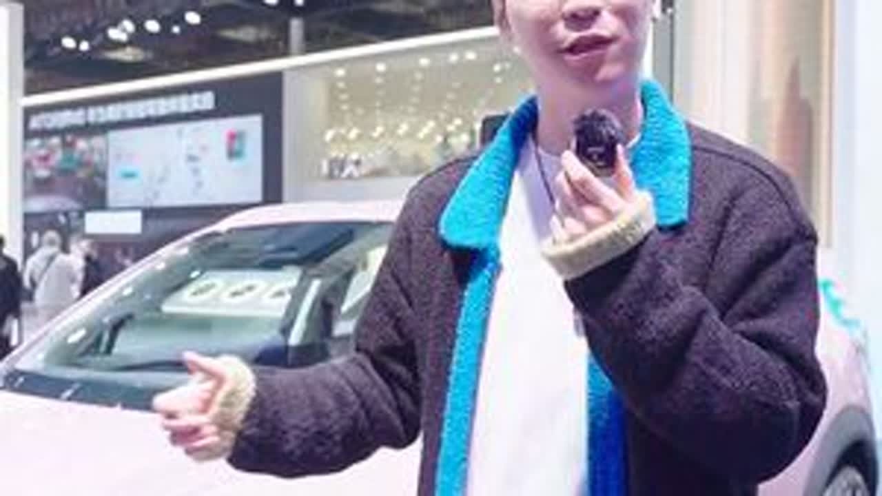 #2023上海车展 哈哈哈哈 去上海车展好好的玩儿了一大圈儿！！！特别有意思的一次旅程！领克汽车作为LNG的赞助车型，把青春与现代演绎到了极致。祝愿领克06助力LNG夏季赛取得好成绩！