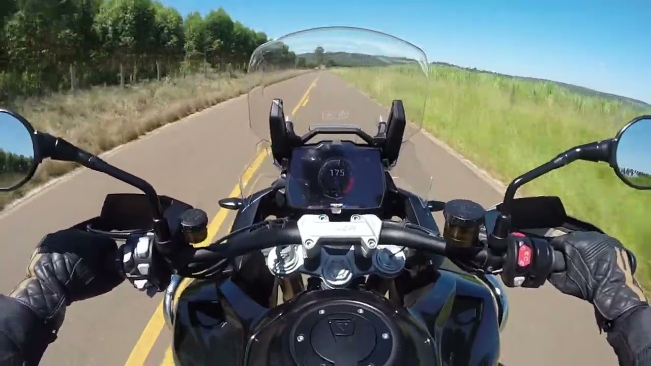 Limitando a Tiger 1200 Black Edition algumas vezes - Top Speed